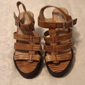 Charles by Charles David Verbal Platform Sandal Carmel Size 5 Lug Sole